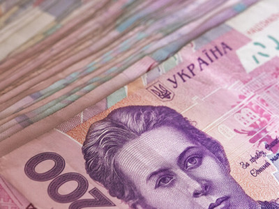 Щомісячні виплати родинам загиблих Героїв збільшили: підписано зміни до закону