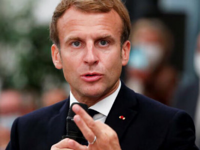 Макрон закликає Європу до прямого діалогу з Кремлем
