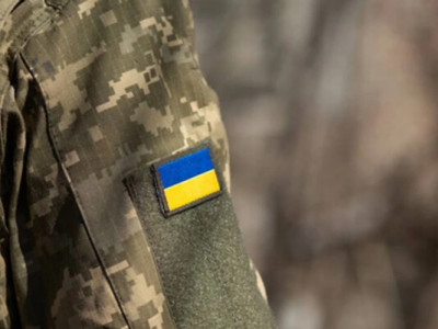 Українцям віком від 60 років дозволили служити за контрактом. Зеленський підписав указ