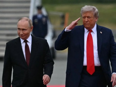 Царський прийом на Алясці: як путін віддячив Трампу