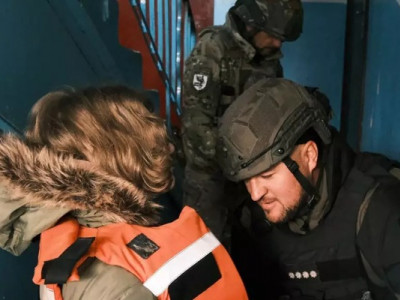 Година переконань і кілометри пішки: Білий янгол евакуював родину з прифронтового селища