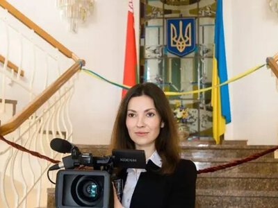 Російська шпигунка роками брала інтерв’ю в Єрмака та Данілова, поки СБУ не взяла її на спробі проникнення в ГУР