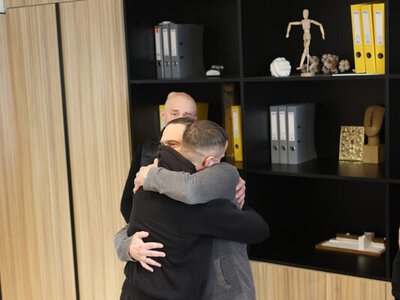 Син посмертного донора у Львові зустрівся з трьома пацієнтами, які отримали органи його батька