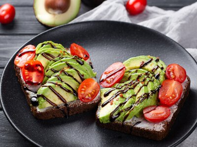 Що приготувати з авокадо за 10 хвилин: простий рецепт грінок