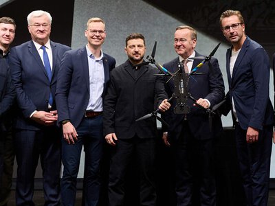 Уже виробляє дрони для ЗСУ: Зеленський відвідав перше німецько-українське оборонне підприємство