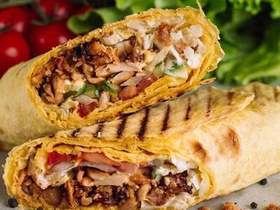 Смак, що підкорює: секрет приготування соковитої шаурми