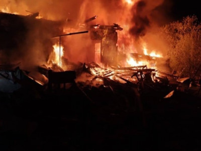 Ворожа атака на Київщину: згорів будинок, є жертви та руйнування