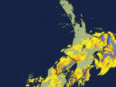 Потужний шторм у Новій Зеландії залишив тисячі людей без світла та паралізував авіасполучення