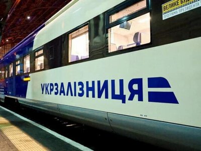 «Залізна дипломатія»: як виглядають VIP-вагони, в яких світові лідери їдуть до Києва