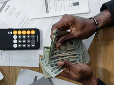 Отримати чорну мітку стало простіше: за що банки тепер масово відмовляють в обслуговуванні 