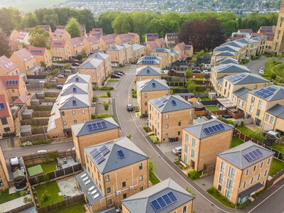 В Україні запускають пілотний проєкт соціального житла для ВПО