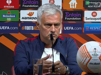 Напередодні Ліги чемпіонів Моурінью потрапив до лікарні з хворим вухом