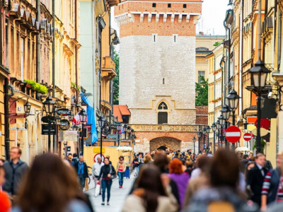 Кожен п'ятий європеєць підтримує диктатуру за певних обставин - опитування