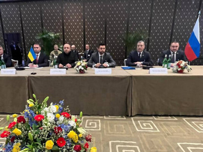 Чи можлива мирна угода: чого не домовляють Умєров та спецпредставники