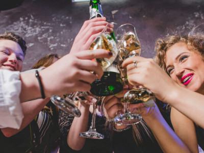 Вечірка за гороскопом: що підготувати для кожної стихії