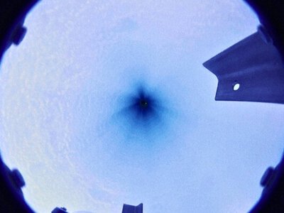 Сюрприз під антарктичним льодом: що виявили вчені пробурившися на рекордну глибину