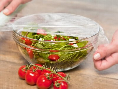 Чому харчова плівка може бути небезпечною: помилки, які роблять майже всі