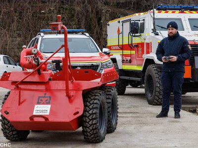 Робот на службі ДСНС: рятувальники Слов'янська отримали комплекс «Змій пожежний»