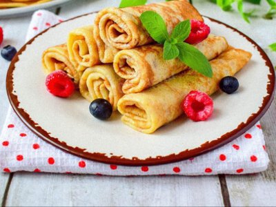 Рецепт ідеальних млинців на молоці, які зможе приготувати кожен