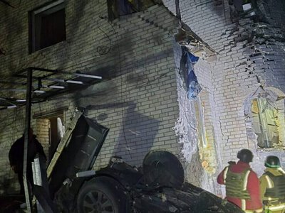 Росіяни скинули бомбу на приватний сектор у Сумах: постраждала пенсіонерка та двоє дітей