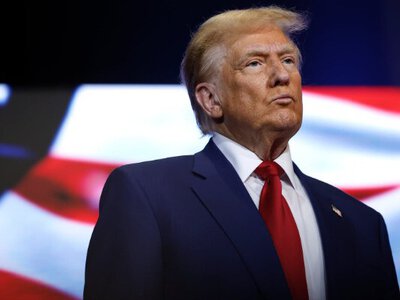 У США глядач, який зателефонував на ТБ, вилаяв рішення суду по митах. У мережі кажуть, що це був Трамп