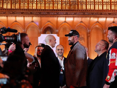 Він іде за Тайсоном: батько Ф'юрі впевнений, що його син утретє битиметься з Усиком