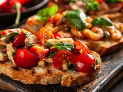 Бутерброд по-італійськи: як приготувати смачні брускети. 10 рецептів