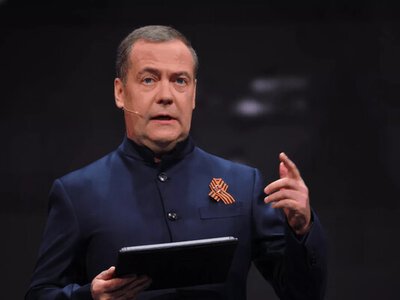 Можуть поїхати і без віз, як у 1812 та 1945: медведєв погрозами відреагував на плани ЄС заборонити в'їзд військовим рф