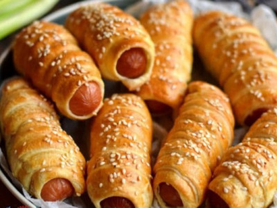 Як приготувати смачні сосиски в тісті вдома: найвдаліший рецепт