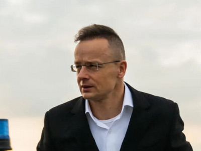 Сійярто скаржиться на Київ через «Дружбу»