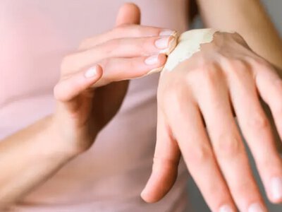 Чому шкіра на руках сохне навіть після крему