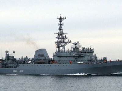 У Севастополі помітили пошкоджений російський розвідувальний корабель «Іван Хурс» (фото)