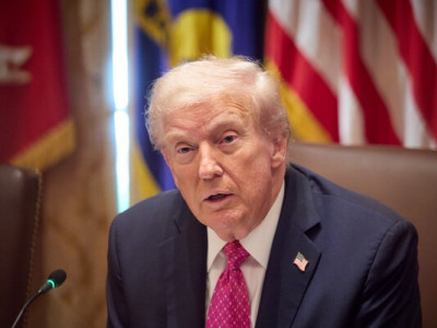 Під час щорічного звернення до Конгресу Трамп заявив, що США працюють, щоб “припинити різанину між Росією та Україною”