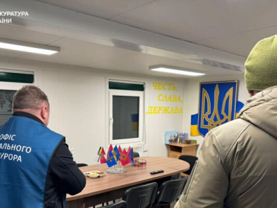 Командувача логістики ПС ЗСУ і начальника одного з обласних СБУ затримали за корупцію, вилучено 320 тис. дол. - Генпрокурор Кравченко
