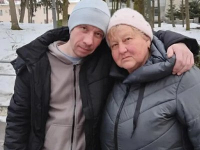 Мамо, на мені живого місця немає: щемлива зустріч зі звільненим з полону сином