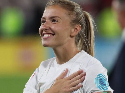 Хотіли б зіграти в Україні: зірка футболу заговорила про російську агресію