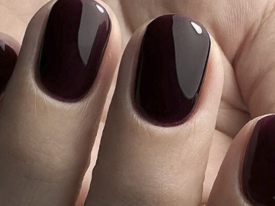 Манікюр після 50: кольори, які роблять руки молодшими