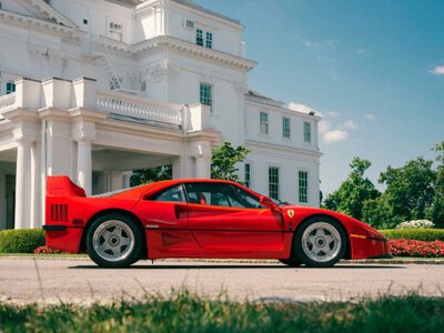 Легендарна капсула часу: із молотка піде найвідоміший Ferrari 90-х у новому стані