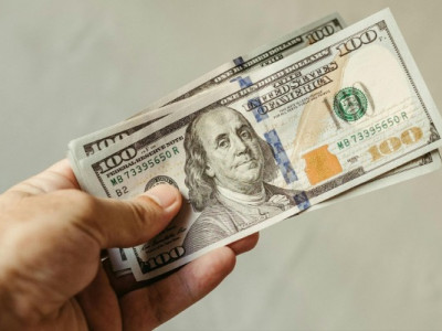 Як зміниться курс долара в Україні: прогноз банкіра