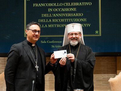 У Ватикані презентували марку, присвячену Україні (ФОТО)