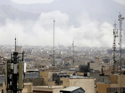 На супутниковому фото видно пошкодження резиденції Хаменеї