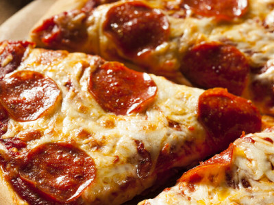 Щоб піца вийшла ідеальною, обов'язково приготуйте саме таке тісто. Швидко, смачно, просто