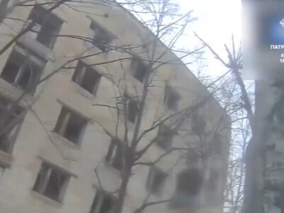 Холод у домівках, у небі ворожі дрони: з Дружківки евакуювали жінку із дворічною дитиною (відео)