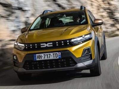 Найдешевший кросовер Dacia показали з усіх боків