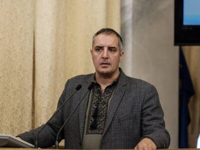 Запізнився з паперами: чиновника покарали, але питань більше, ніж відповідей