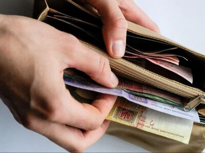 Чому в крамницях і на АЗС перестали приймати деякі купюри