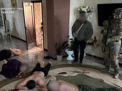 Столичних «ясновидиць» підозрюють у шахрайстві щодо родин військових на мільйони гривень (фото)