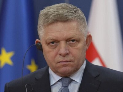 Фіцо поки не бачить сенсу у зустрічі з Зеленським і вважає, що на українського президента «треба тиснути»