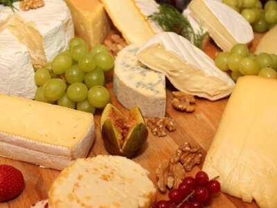 Україну завалять дешевим сиром: як торговельна війна змінить наш молочний ринок