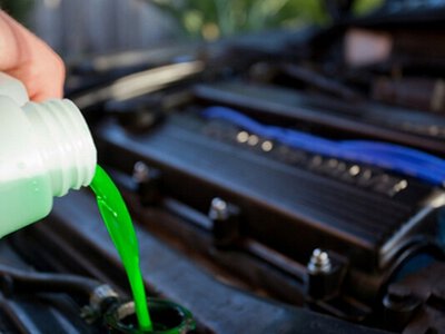 Як неправильне доливання охолоджувача нищить двигун авто